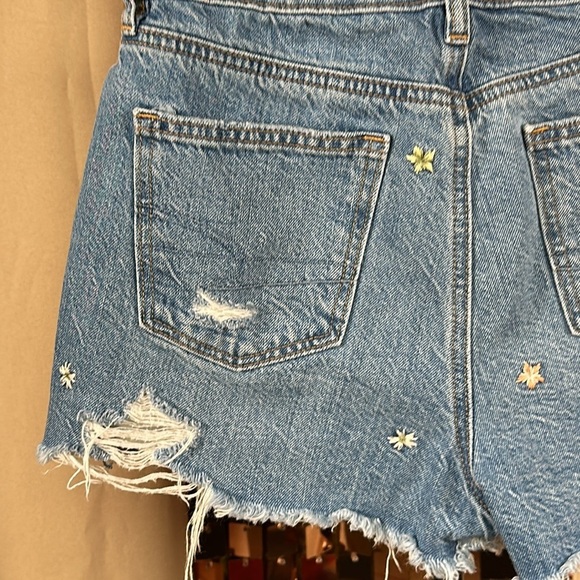 American Eagle Outfitters Medium Blue Wash Denim Jean Shorts w Pastel Florals 00 - Picture 8 of 11